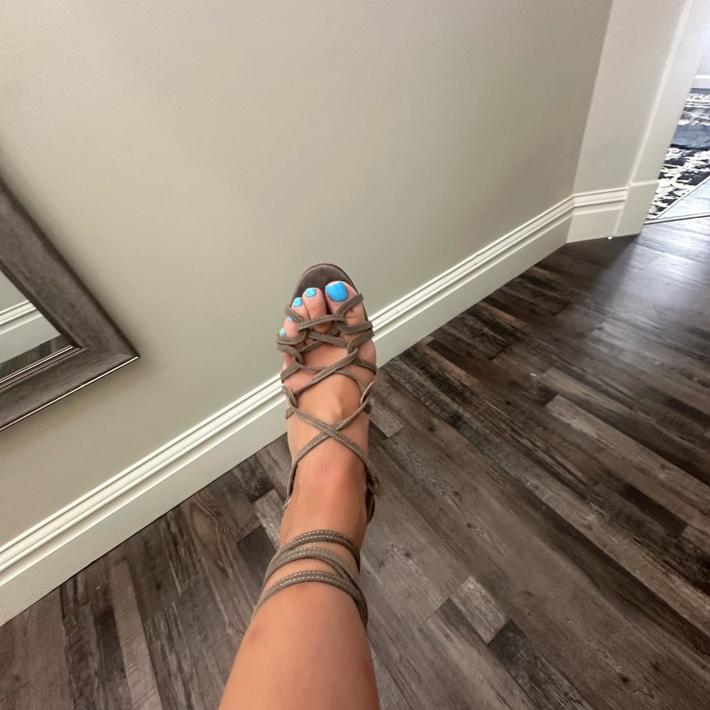 Manolo Blahnik Brown Suede Gladiator Sandals Size 8.5 - Picture 2 of 16